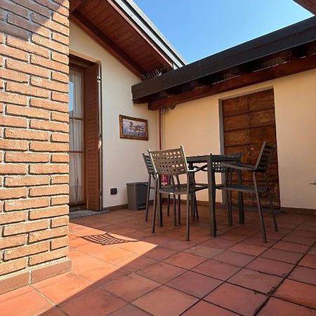 לינה וארוחת בוקר Villa Guardia Casa Ceruti מראה חיצוני תמונה