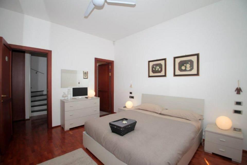 לינה וארוחת בוקר Villa Guardia Casa Ceruti מראה חיצוני תמונה
