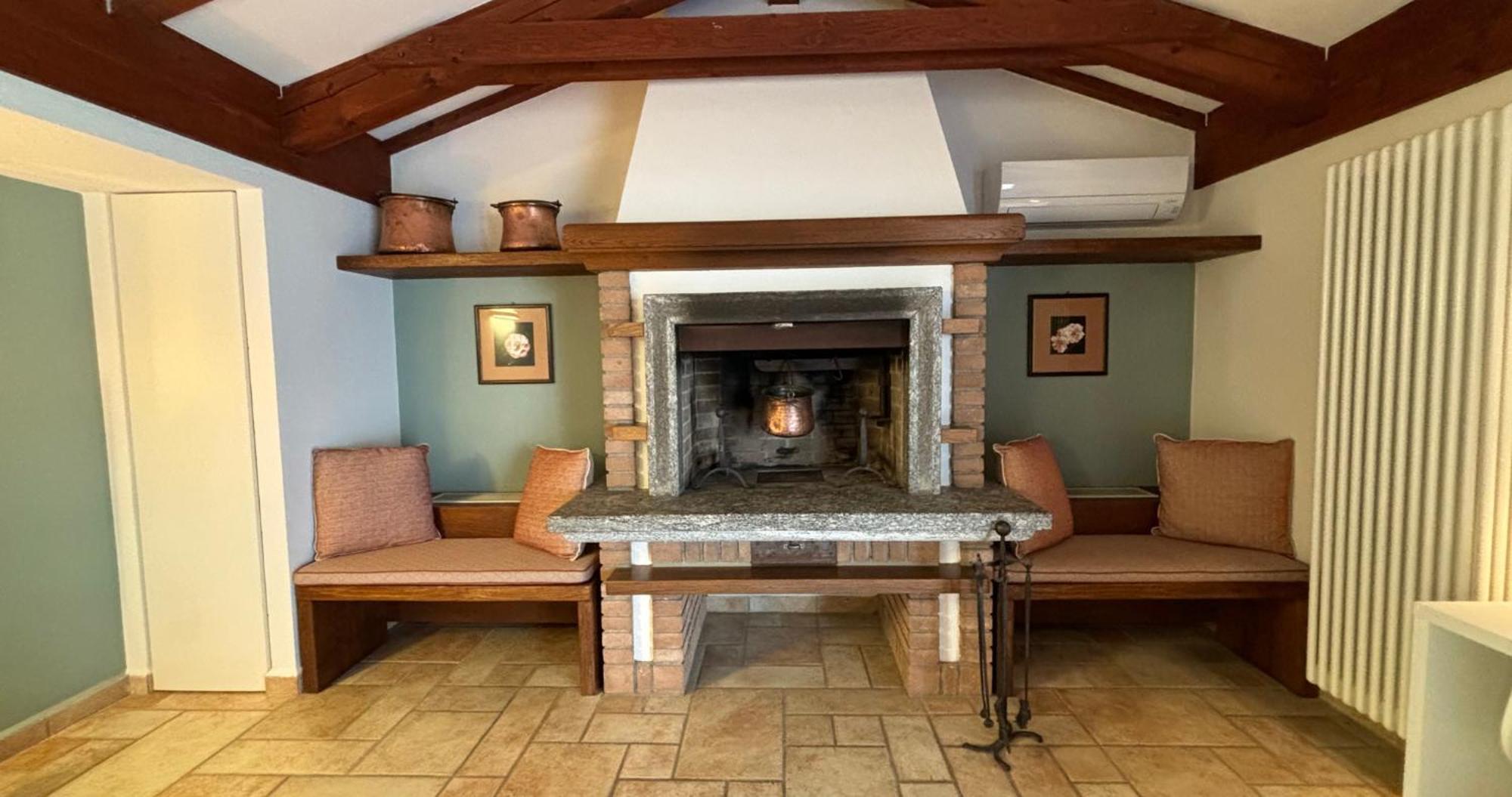 לינה וארוחת בוקר Villa Guardia Casa Ceruti מראה חיצוני תמונה