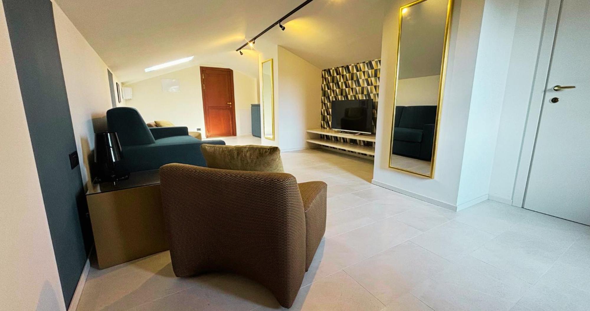 לינה וארוחת בוקר Villa Guardia Casa Ceruti מראה חיצוני תמונה