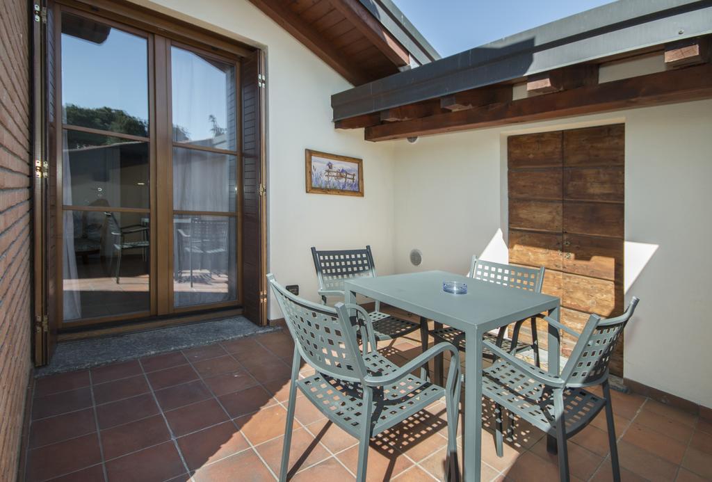 לינה וארוחת בוקר Villa Guardia Casa Ceruti מראה חיצוני תמונה